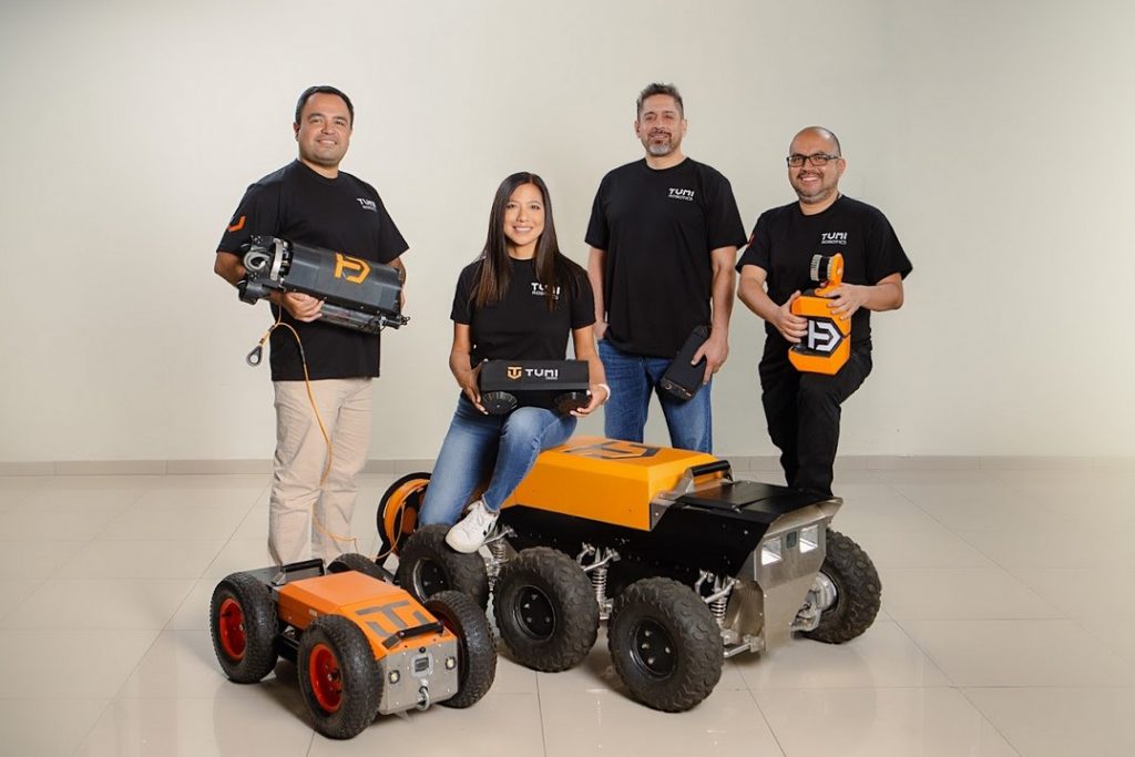 Tumi Robotics - Jonathan Castillo, Claudia Akamine, Francisco Cuellar, Laureano Rodriguez